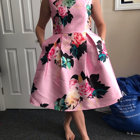 Pink floral dress size small - Picture 4 of 6
